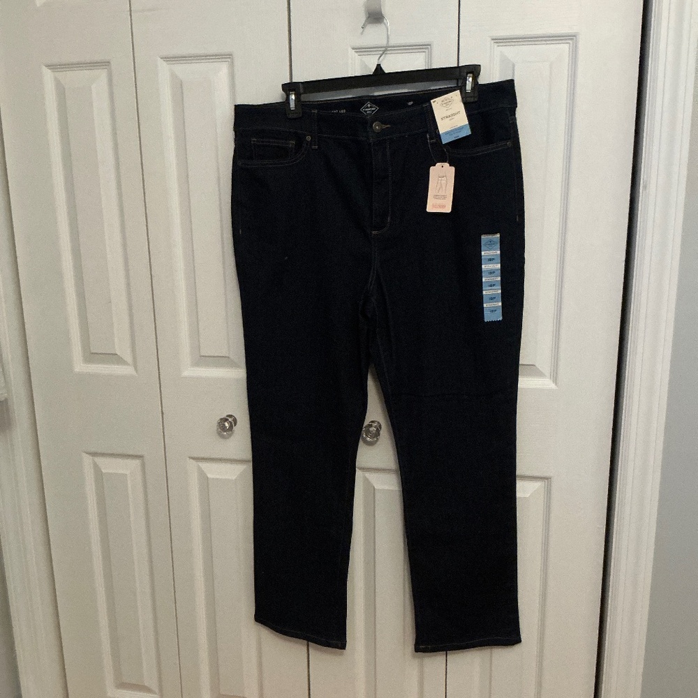 Woman’s St.John’s Bay NWT Straight Leg Dark Wash Jeans